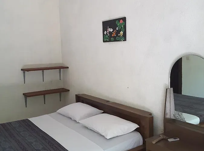 Kubuku Homestay * آميدْ