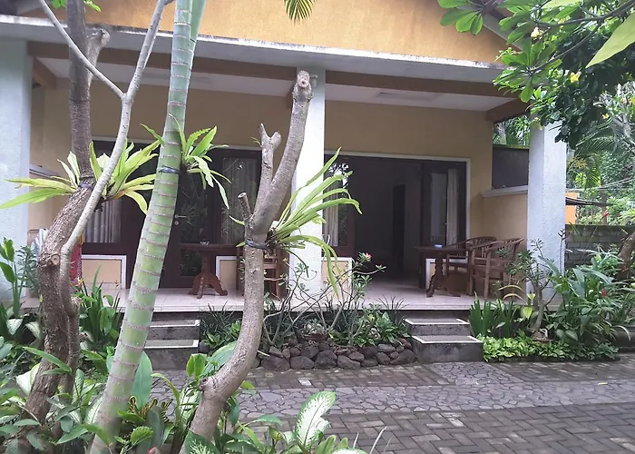 Kubuku Homestay * آميدْ